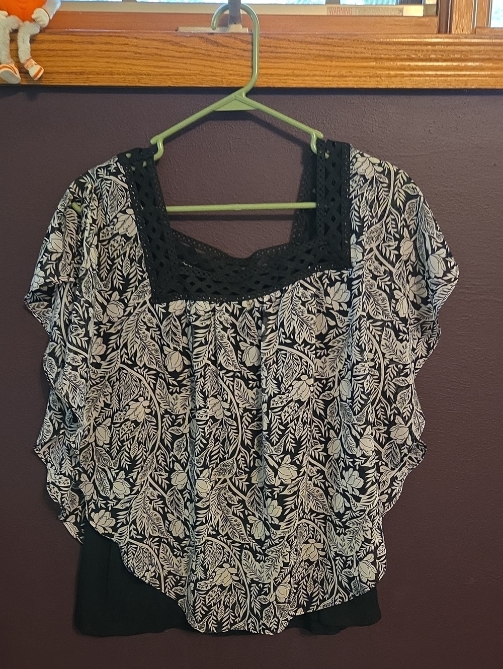 Alyx Black and White Botanical Lace-Trim Tunic